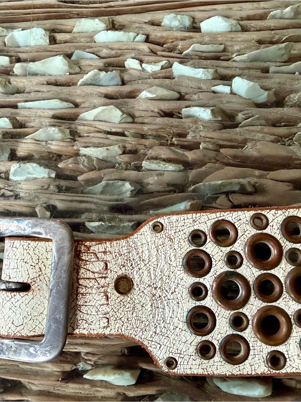 BALTAZAR - Distressed White Leather Belt.